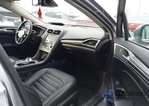 2020 Ford Fusion Sel z USA, uszkodzony, nr VIN 3FA6P0CDXLR131659